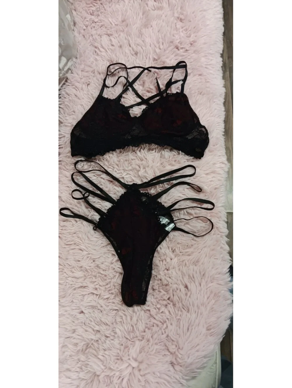 N/A black burgundy